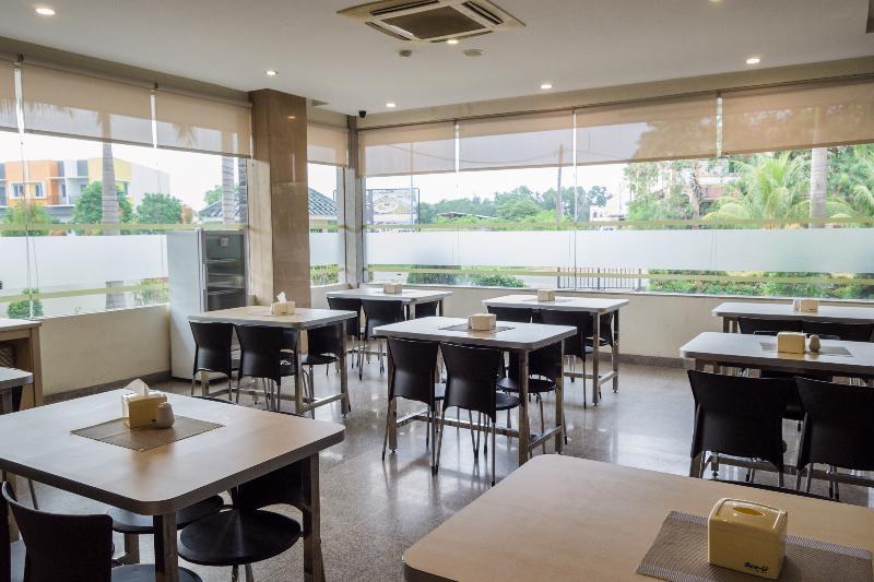 Aviari Hotel Batam Экстерьер фото
