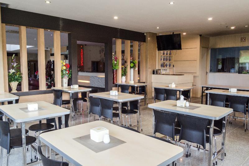 Aviari Hotel Batam Экстерьер фото