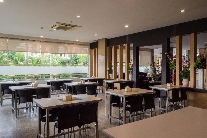 Aviari Hotel Batam Экстерьер фото